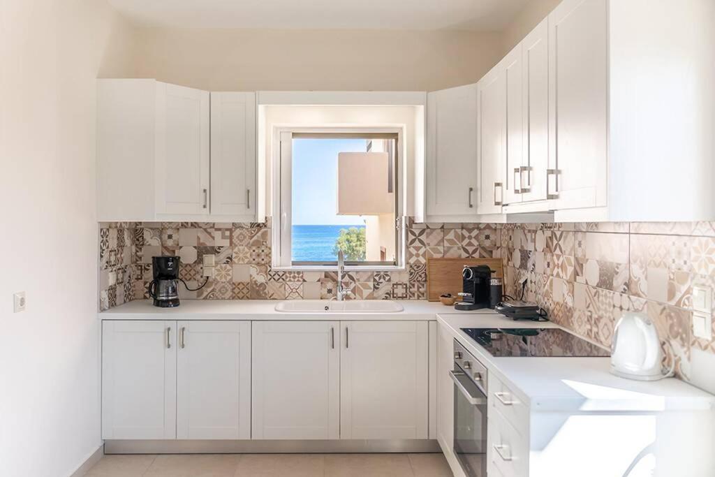 Olea House 80m From The Sea Kyparissia